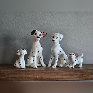 Disney 101 Dalmatians Figurine Set (4 pcs) – Pongo, Perdita, Puppies